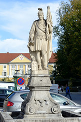 Eferding ist eine Stadtgemeinde im Hausruckviertel in Oberösterreich.