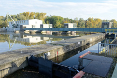 Kraftwerk Faimingen, Laufwasserkraftwerk an der Donau bei Lauingen in Bayern
