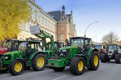 Bauern-Demo in  Hamburg - tausende Landwirtinnen und Landwirte aus ganz Norddeutschland haben gegen neue Umweltvorschriften demonstriert.