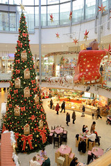 Fotos aus dem Hamburger Stadtteil Niendorf, Bezirk Eimsbüttel. Weihnachtsdekoration im Tibarg-Center - Niendorfer Einkaufszentrum.