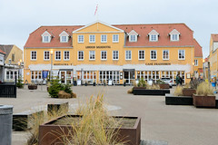 Lokken ist eine Kleinstadt in der Region Nordjylland im Nordwesten Dänemarks; der Ort liegt  in der Jammerbucht an der Nordsee-Küste.