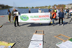 Globaler Klimastreik am 24. April 2020 am Pfaffenteich in Schwerin.