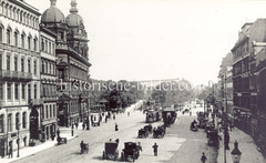 Alte Bilder aus der Dammtorstraße in der Hamburger Neustadt - Innenstadt. Blick in die Dammtorstrasse Richtung Dammtor Bahnhof, dessen Kuppeldach im Hintergrund zu erkennen ist.