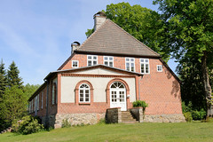 Glave ist ein Ortsteil der Gemeinde Dobbin-Linstow im Landkreis Rostock in Mecklenburg-Vorpommern.