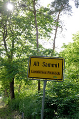 Alt Sammit ist ein Ortsteil der Stadt Krakow am See im Landkreis Rostock in Mecklenburg-Vorpommern.