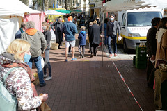Fotos vom Wochenmarkt am Spritzenplatz in Hamburg Ottensen zu Zeiten der Corona-Seuche 2020.