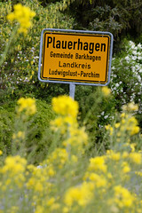 Plauerhagen ist ein Ortsteil der Gemeinde Barkhagen im  Landkreis Ludwigslust-Parchim in Mecklenburg-Vorpommern.