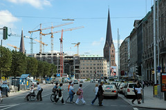 Die Europapassage in der Hamburger Altstadt - vom Hotel zum Kontorhaus zum Einkaufszentrum am Alsterdamm,  Ballindamm.