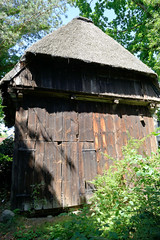 Fotos aus dem Hamburger Stadtteil Altengamme, Vierlande - Bezirk Hamburg Bergedorf. Historischer Holzspeicher am Horster Damm, errichtet 1562.