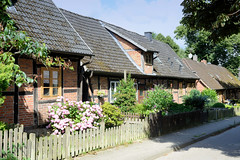 Groß Zecher ist ein Ortsteil der Gemeinde Seedorf im Kreis Herzogtum Lauenburg in Schleswig-Holstein.