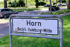 Fotos aus dem Hamburger Stadtteil Horn - Bezirk Hamburg Mitte; Stadtteilschild an der Sievekingallee.
