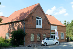 Darchau  ist ein Dorf in der Gemeinde  Amt Neuhaus, Landkreis Lüneburg in Niedersachsen.