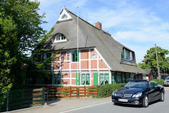 Neuengamme  ist ein Hamburger Stadtteil im Elbmarsch-Gebiet der Vierlande im Bezirk Bergedorf.
