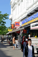 Fotos aus dem Hamburger Stadtteil  St. Georg, Bezirk Hamburg Mitte; Geschäfte am Steindamm.