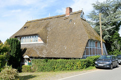 Neuengamme  ist ein Hamburger Stadtteil im Elbmarsch-Gebiet der Vierlande im Bezirk Bergedorf. Historische Fachwerkkate aus dem 17. Jh.; das Gebäude am Neuengammer Hausdeich steht unter Denkmalschutz.