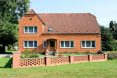 Alt Damerow   ist ein Ortsteil der Gemeinde Domsühl im Landkreis Ludwigslust-Parchim in Mecklenburg-Vorpommern.