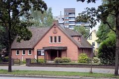 Fotos aus dem Hamburger Stadtteil Neugraben-Fischbek, Bezirk Hamburg Harburg. Neuapostolische Kirche in der Cuxhavener Straße.