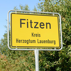 Fitzen ist eine Gemeinde am Elbe-Lübeck-Kanal im Kreis Herzogtum Lauenburg in Schleswig-Holstein.