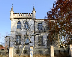 Burg ist die Kreisstadt des Landkreises Jerichower Land in Sachsen-Anhalt; die Rolandstadt wird zudem Stadt der Türme genannt.