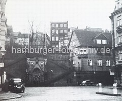 Altes Bild vom Altonaer Hafen - Blick auf die Köhlbrandtreppe.