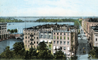 Blick vom Hamburger Rathausturm auf die Binnenalster; lks. die Kleine Alster + Alsterarkaden.