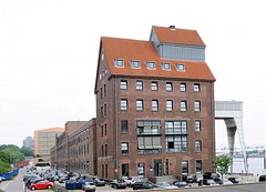 Ehem. Silo am Altonaer Hafen - Großen Elbstraße, jetzt gewerbliche Nutzung.