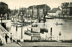 Historische Ansicht vom Fischereihafen Tönning an der Eider.