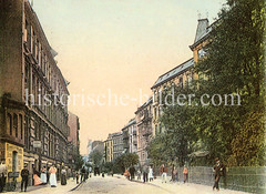 Historische Bilder aus dem Hamburger Stadtteil Borgfelde; Etagenhäuser mit Passanten in der Klaus-Groth-Straße.