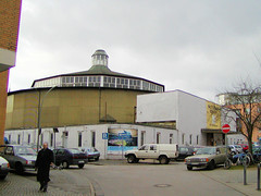 Die Schilleroper ist ein denkmalgeschütztes Zirkus-Theater in Hamburg-St. Pauli.  (2002)