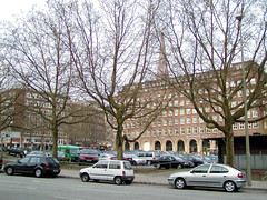 Der Domplatz und das Pressehaus in der Hamburger Altstadt.