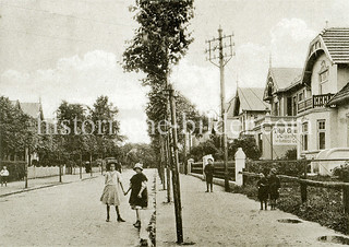 Historische Ansicht der Bahnhofstraße in Hamburg Eidelstedt, jetzt Reichsbahnstraße.