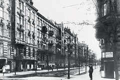 Historische Bilder aus dem Hamburger Stadtteil Borgfelde; Etagenhäuser mit Geschäften im Malzweg.