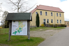 Lüttenhagen ist ein Ortsteil der Gemeinde Feldberger Seenlandschaft im  Landkreis Mecklenburgische Seenplatte in Mecklenburg-Vorpommern.