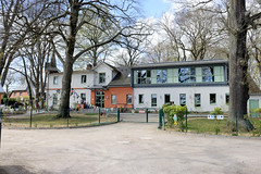 Fotos aus dem Hamburger Stadtteil Groß Borstel, Bezirk Hamburg Nord; ehem. Gasthaus am Borsteler Jäger, jetzt Kindertagesstätte.