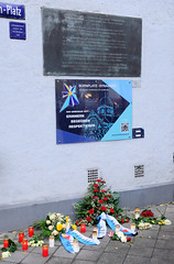Gedenken zum 80. Jahrestag der Progromnacht am Joseph-Carlebach-Platz in Hamburg Rotherbaum  Grindelhof
