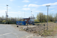 Bilder aus dem Kleinen Grasbrook, Stadtteil in Hamburg -  Übersee Zentrum; Backsteinhäuschen und Bahnschienen am Veddelhöft.