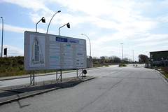 Bilder aus dem Kleinen Grasbrook, Stadtteil in Hamburg -  Übersee Zentrum; Schild mit ehem. ansässigen Firmen.