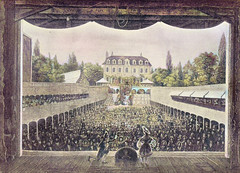 Blick von der Bühne des Tivoli in Wandsbek; die Plätze des Sommertheaters sind gut belegt.