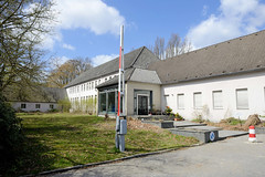 Fotos aus dem Hamburger Stadtteil Groß Borstel, Bezirk Hamburg Nord; Verwaltungsgebäude auf dem Stüver-Gelände. Auf dem 60 000 m² großen Grundstück sollen 400 Wohnungen entstehen.