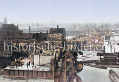 Abriss der Wohnhäuser am Dovenfleet / Zollkanal - Vorbereitung zum Bau der Speicherstadt. Im Hintergrund re. die Niederbaumbrücke und der Jonashafen - lks. der Kaispeicher A.