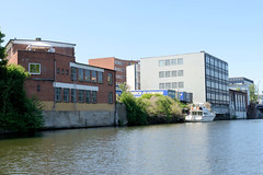Gewerbearchitektur und Bürogebäude am Billekanal in Hamburg Rothenburgsort.