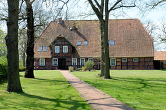 Kaarßen ist eine Ortschaft, die seit 1993 zur Gemeinde Amt Neuhaus in Niedersachsen, Landkreis Lüneburg gehört.