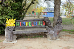 Reinberg ist ein Ortsteil in der Gemeinde Sundhagen im Landkreis Vorpommern-Rügen in  Mecklenburg-Vorpommern.