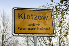Klotzow ist ein Ort in der Gemeinde Buggenhagen im Landkreis Vorpommern-Greifswald in Mecklenburg-Vorpommern.