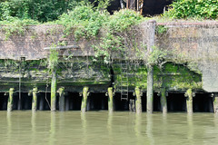 Alte Kaianlage am Reiherstieg in Hamburg Wilhelmsburg.