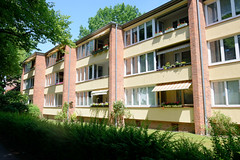 Fotos aus dem Hamburger Bezirk und Stadtteil Wandbek; Wohnhäuser im Baustil der 1950er / 1960er Jahre in der Stephanstraße.