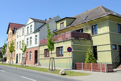 Teterow  ist eine Stadt im Landkreis Rostock in Mecklenburg-Vorpommern; Wohnhäuser an der Von-Moltke Straße.