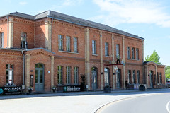 Teterow  ist eine Stadt im Landkreis Rostock in Mecklenburg-Vorpommern; Empfangsgebäude/Bahnhof - jetzige Nutzung als Restaurant/Galerie.