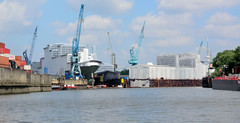 Blick über den Reiherstieg zur Norderwerft in Hamburg Steinwerder - seit 2012 ist die Werft Teil der Lürssen-Werftgruppe.