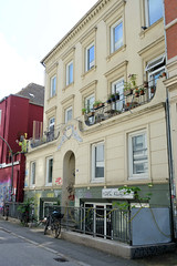 Fotos aus dem Hamburger Stadtteil Sankt Pauli, Bezirk Hamburg Mitte; Wohnhaus in der Glashüttenstraße, das Gebäude steht unter Denkmalschutz.